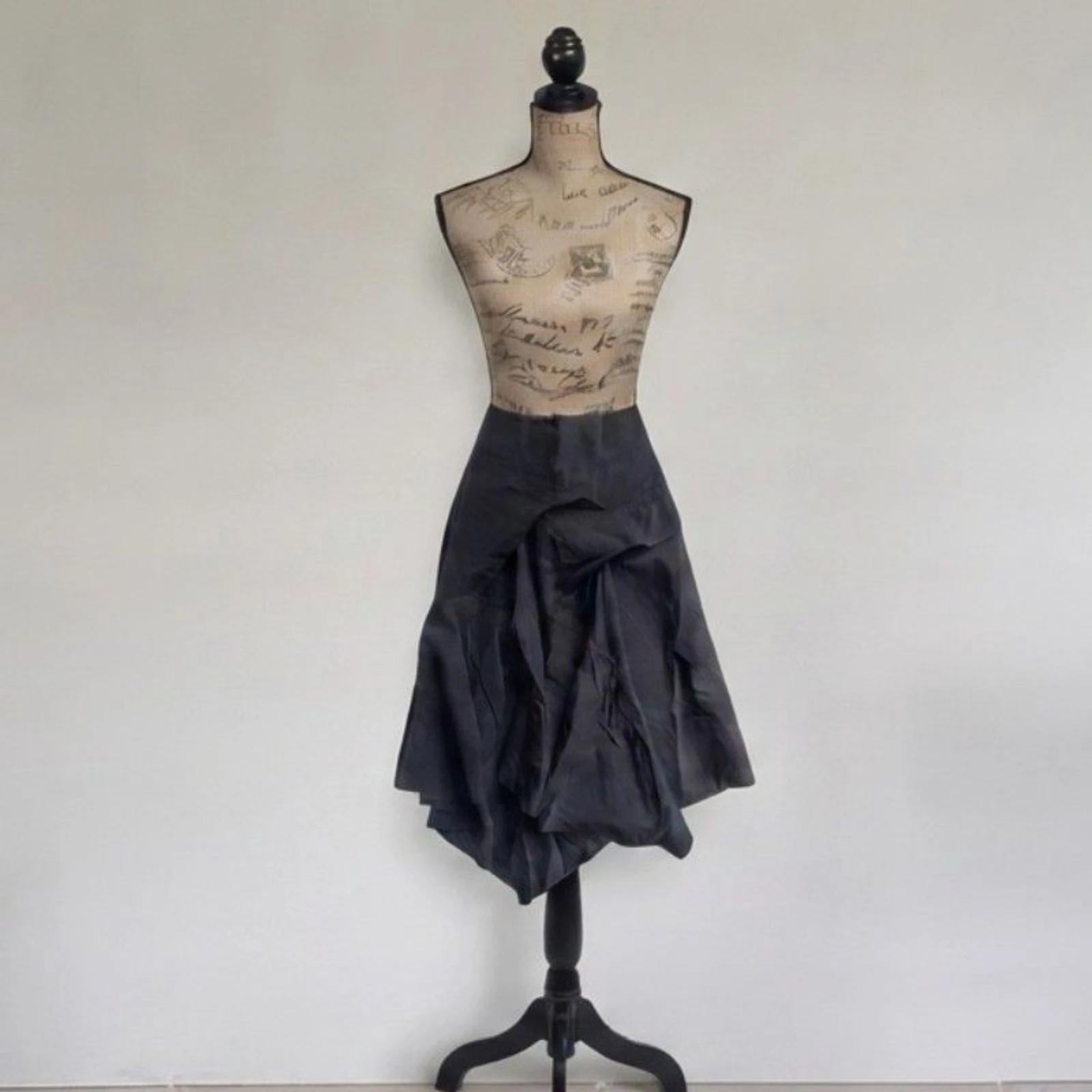 Jupe asymétrique taille 34 36 très bon état